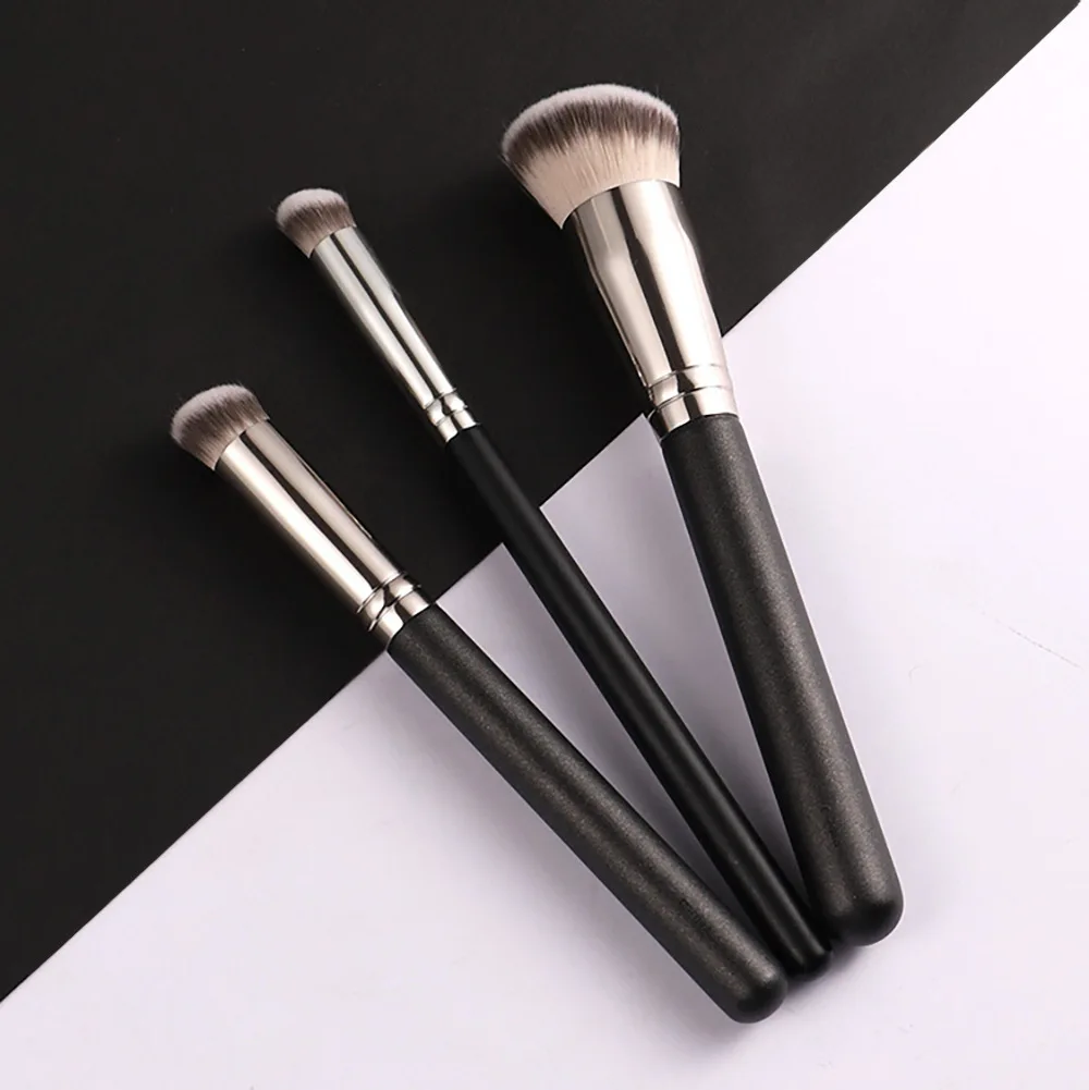 Pinceau de Maquillage Professionnel à Manche en Bois – Haute Qualité