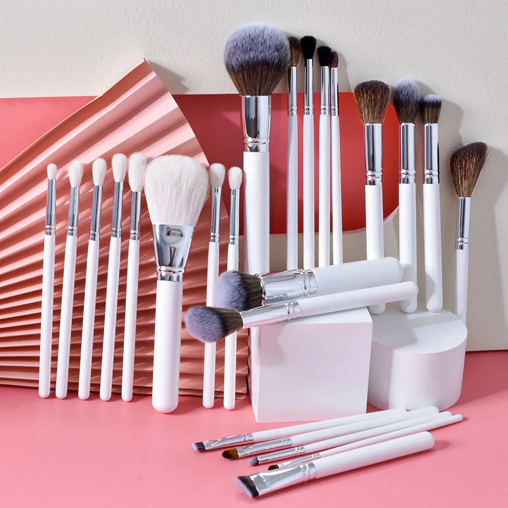 Ensemble de Pinceaux Maquillage Professionnels Blancs 16/26 Pièces – Fibres Synthétiques Douces