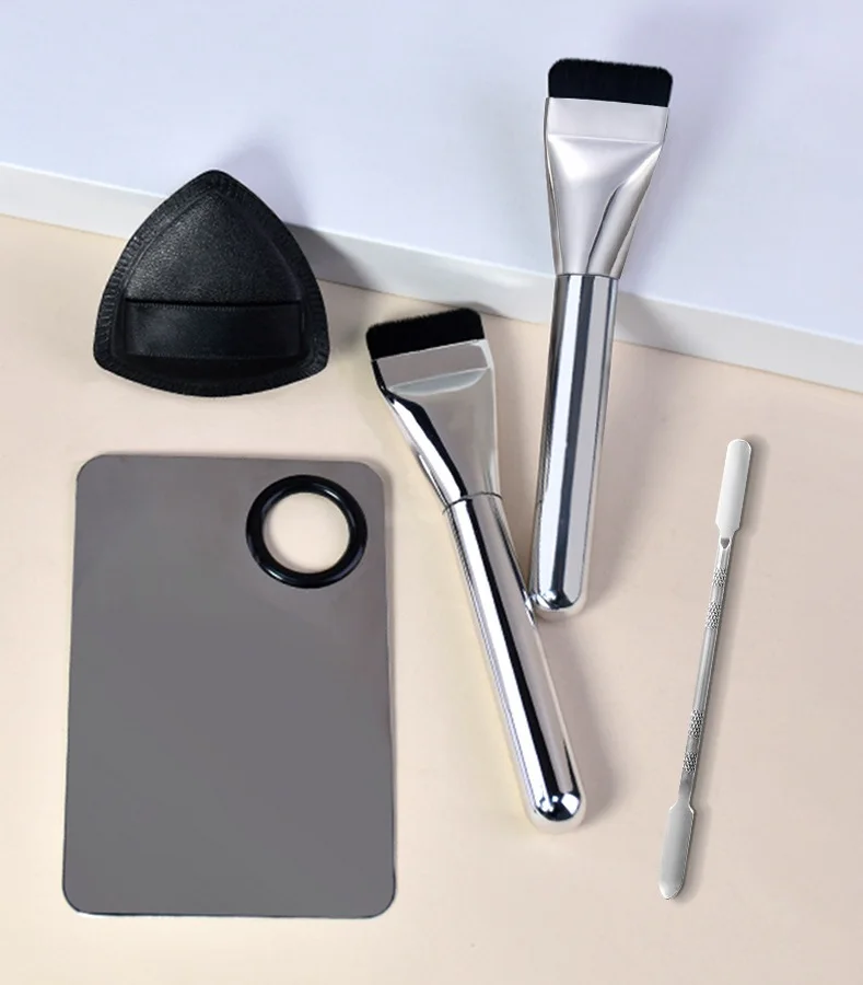 Set 4 Pinceaux Fond de Teint Ultra-Fins Cormay + Palette Inox & Houppette Poudre