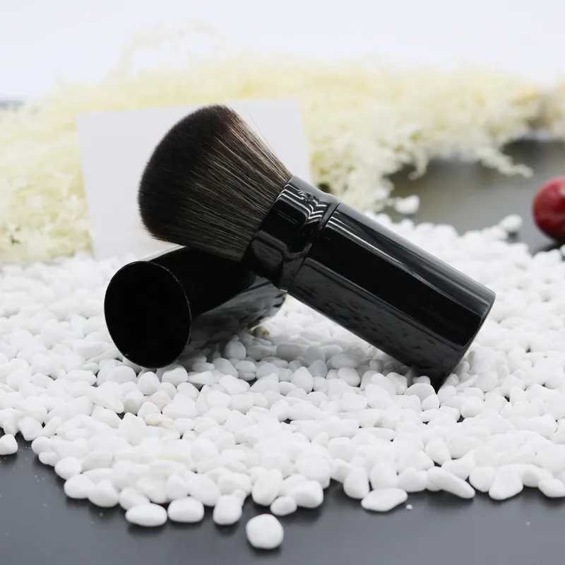 Pinceau Blush & Fond de Teint Champignon – Manche Aluminium Doux & Précis