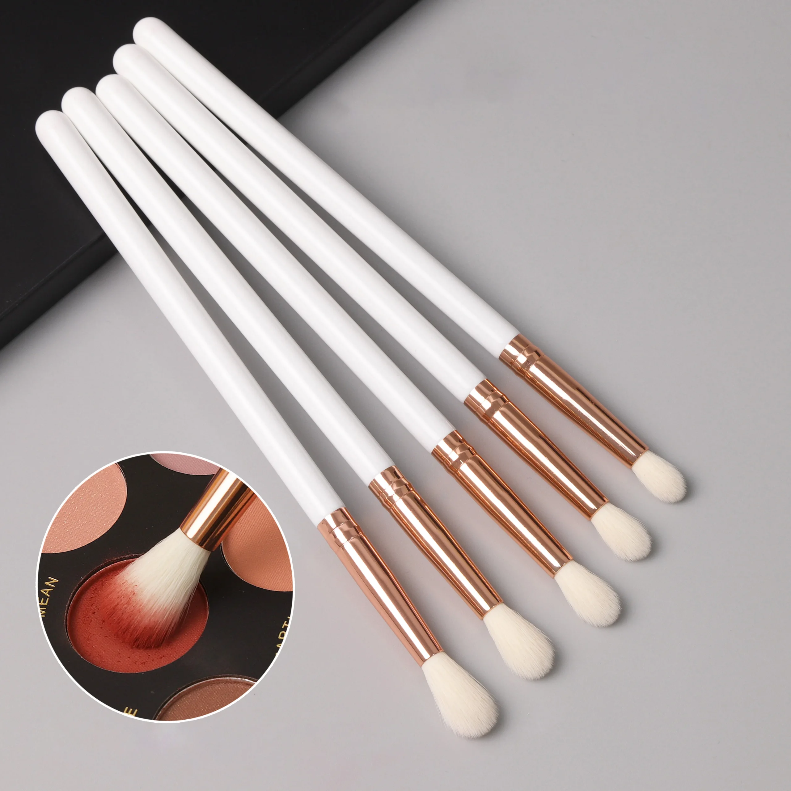 Pinceau Estompeur Professionnel Maquillage Yeux – Manche en Bois, Filament Vegan, Marque Privée