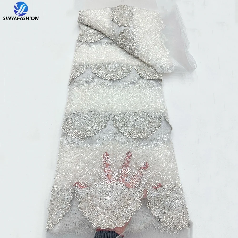 Tissu dentelle brodé fleurs blanches avec perles & sequins – Qualité premium 51/52"