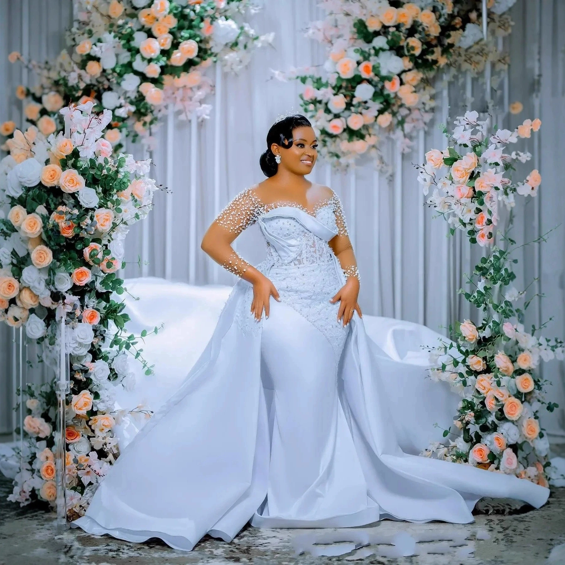 Robe de Mariée Luxe Sirène Y4271 – Strass, Perles & Traîne Détachable
