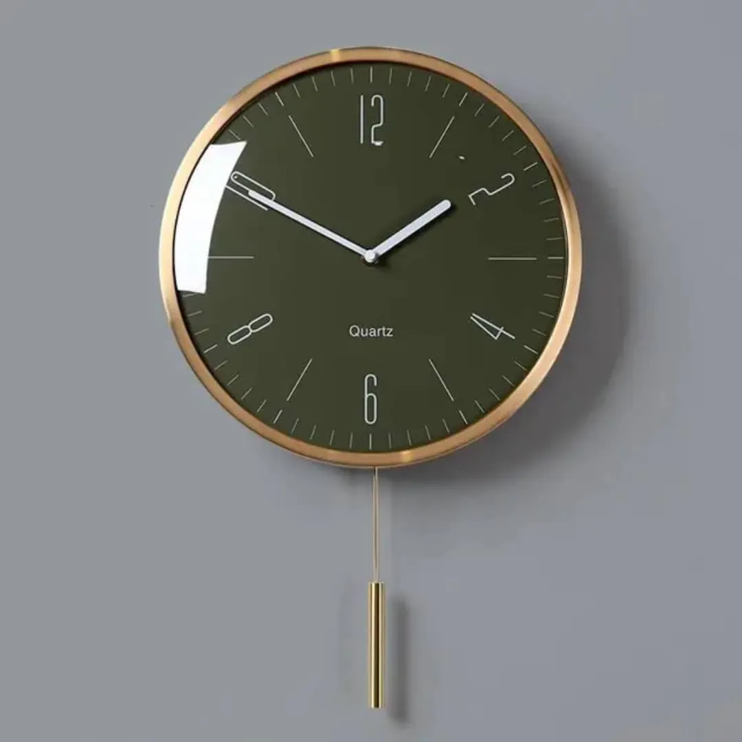 Horloge Murale Design Quartz Moderne avec Balancier Doré