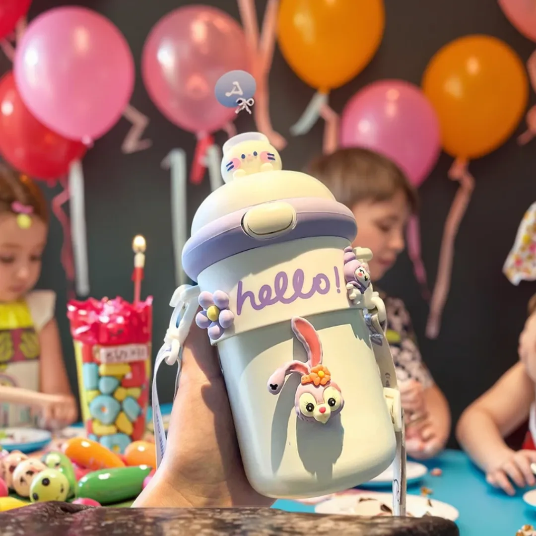 Gourde Enfant Dessin Animé – Grande Capacité, Anti-Fuite, avec Bandoulière | Design Mignon & Coloré