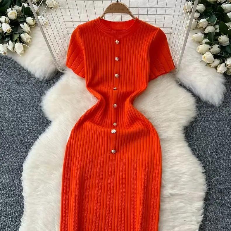 Robe longue moulante en maille côtelée orange à manches courtes