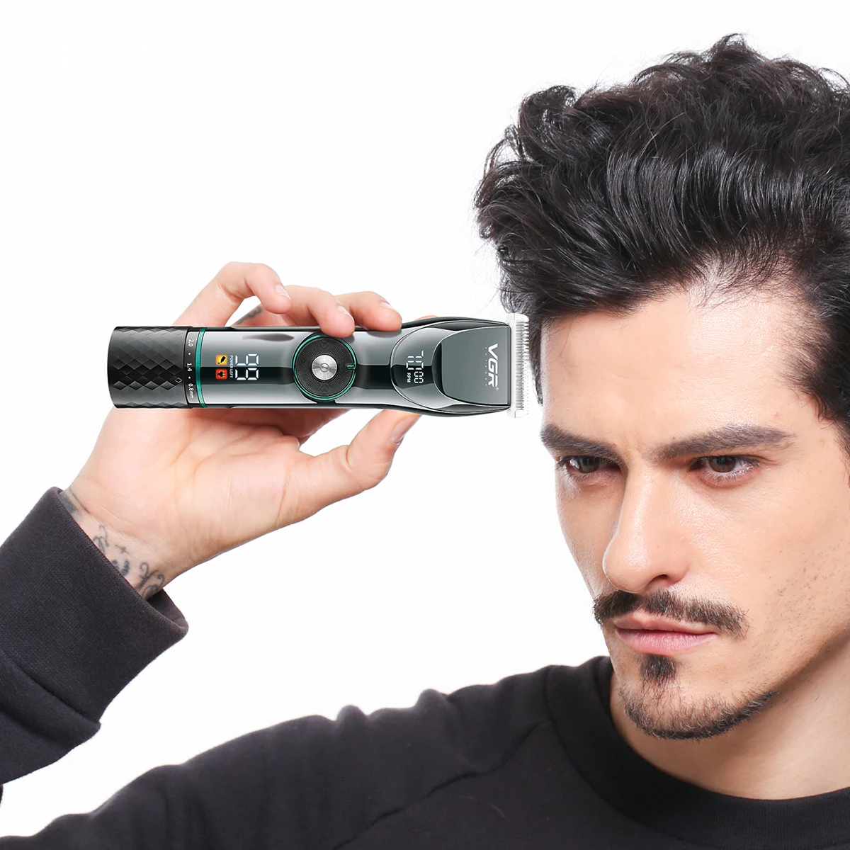 Tondeuse Professionnelle Rechargeable VGR V-256 – Lame Inox, 400min d'Autonomie, Charge USB