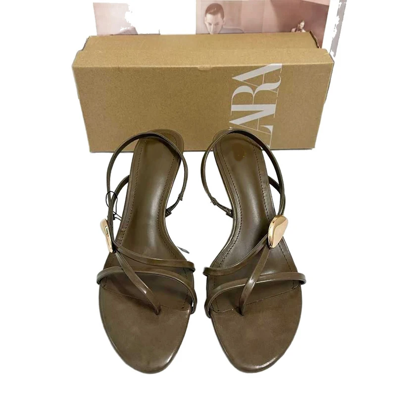 Sandales compensées élégantes pour femme – Bout ouvert, bride métallique & semelle plateforme