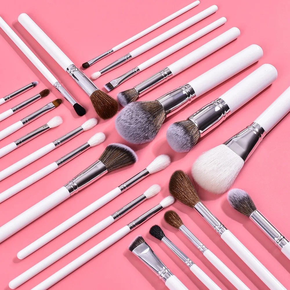 Ensemble de Pinceaux Maquillage Professionnels Blancs 16/26 Pièces – Fibres Synthétiques Douces