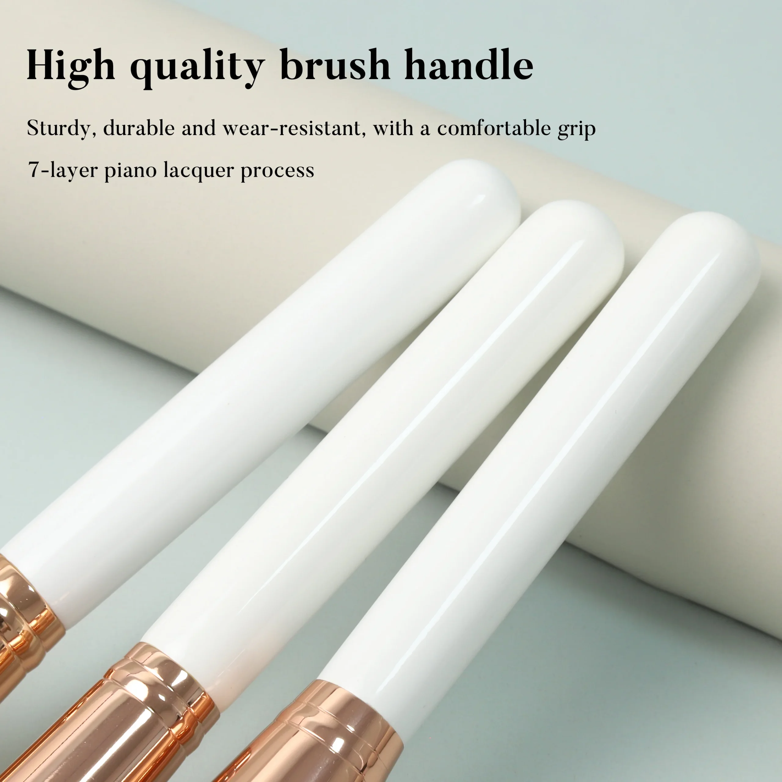 Pinceau Correcteur Conique EMF Z35 – Manche Bois Blanc, Virole Or Rose, Poils Synthétiques Doux