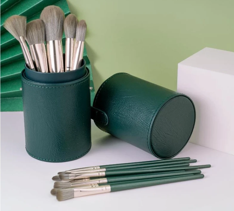 Set 14 Pinceaux Maquillage Vegan Verts – Poils Synthétiques Doux & Manche en Bois