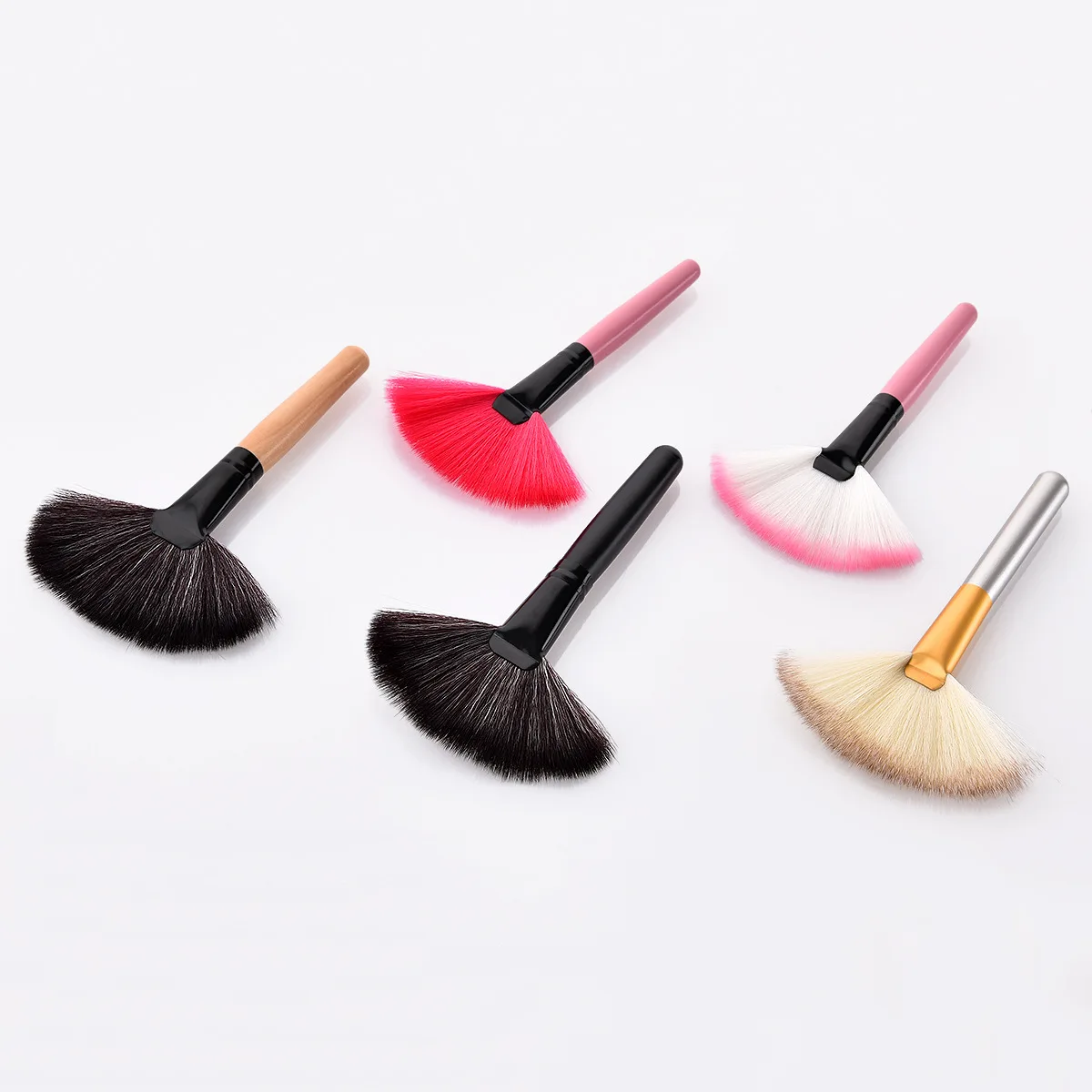 Pinceau Éventail Maquillage Visage – Poignée Bois & Fibres Synthétiques Douces