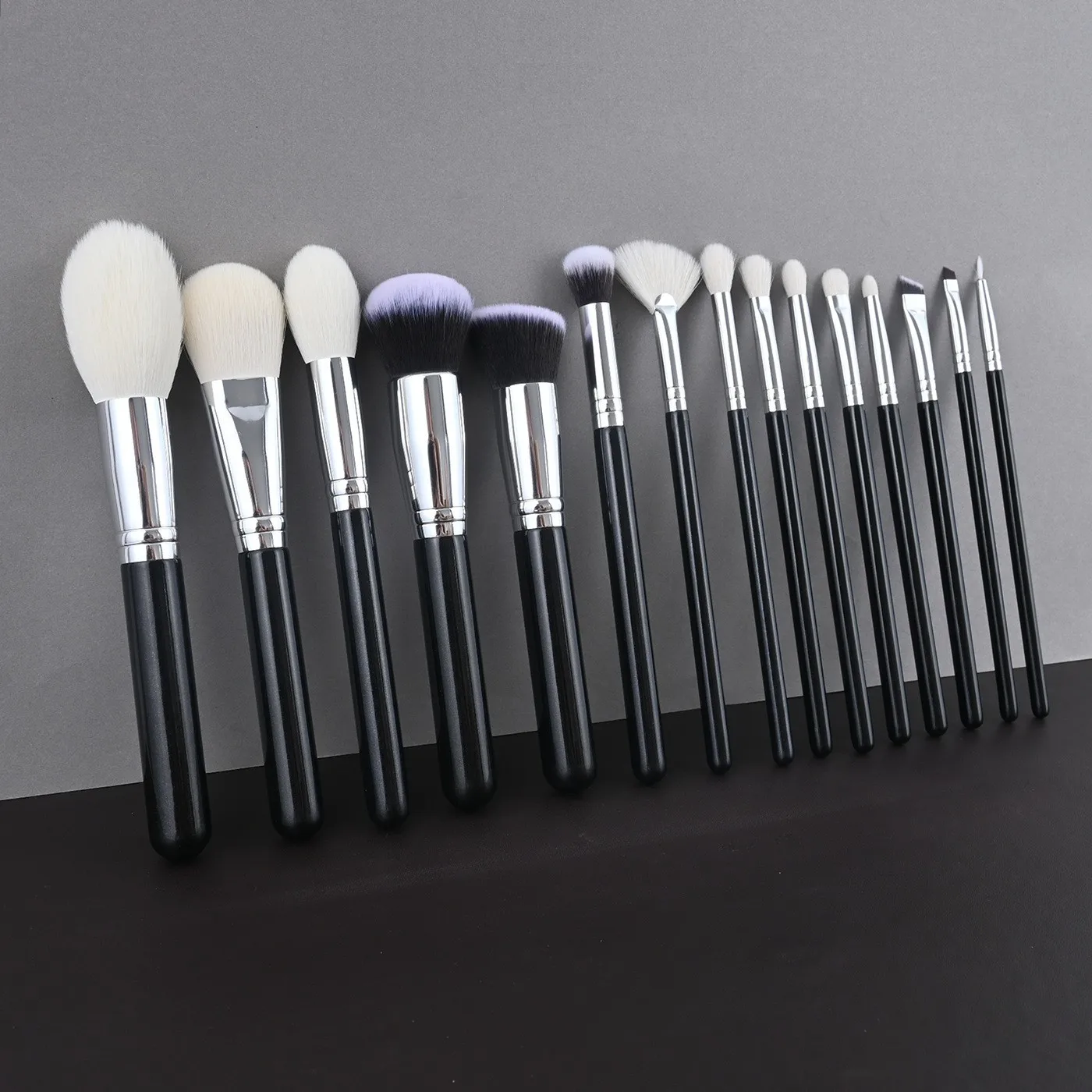 Ensemble 15 Pinceaux de Maquillage Professionnels en Poils de Chèvre – Visage & Yeux