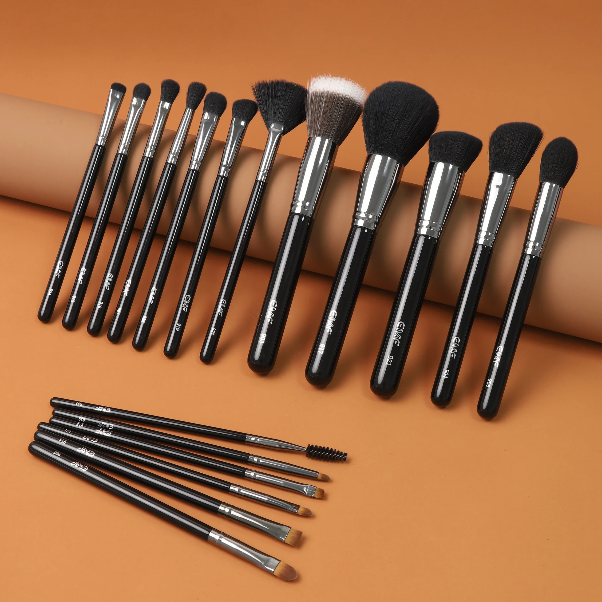 Set 18 Pinceaux Maquillage Professionnels EMF | Poils Synthétiques Vegan | Bois Noir
