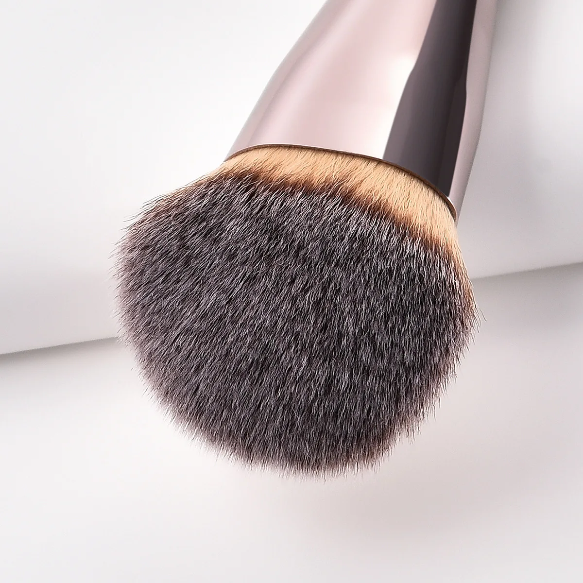 Pinceau de Maquillage Professionnel Cormay – Doux & Précis, Manche en Bois, Fibres Synthétiques