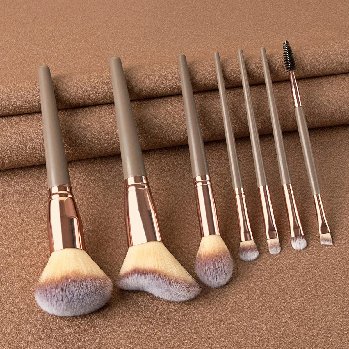 Set 7 Pinceaux Maquillage Professionnels – Poils Doux, Tube Aluminium Rose Doré