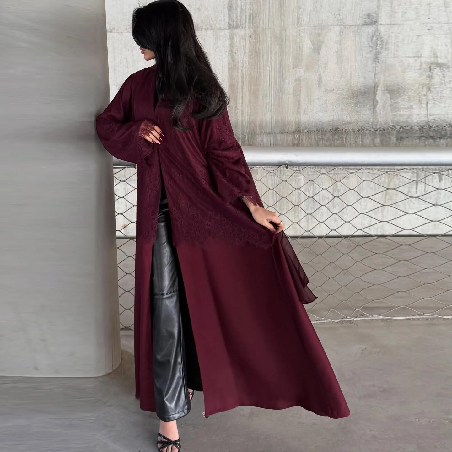 Abaya ouverte femme MQ281 – Robe musulmane maxi dentelle cardigan style Dubaï
