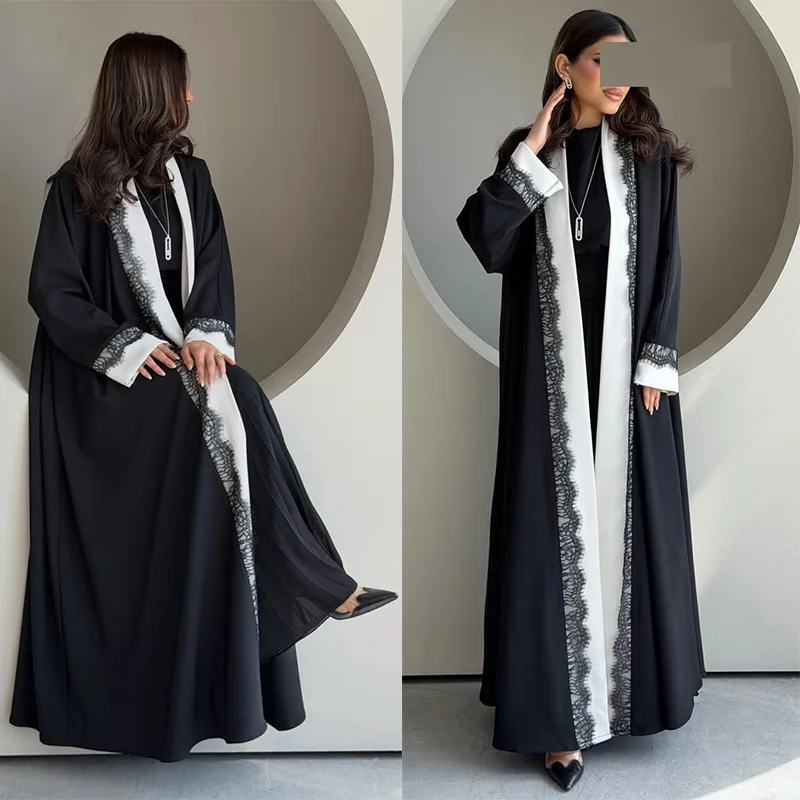 Abaya Ouverte Femme MQ266 – Robe Maxi Modeste Noir & Blanc avec Dentelle