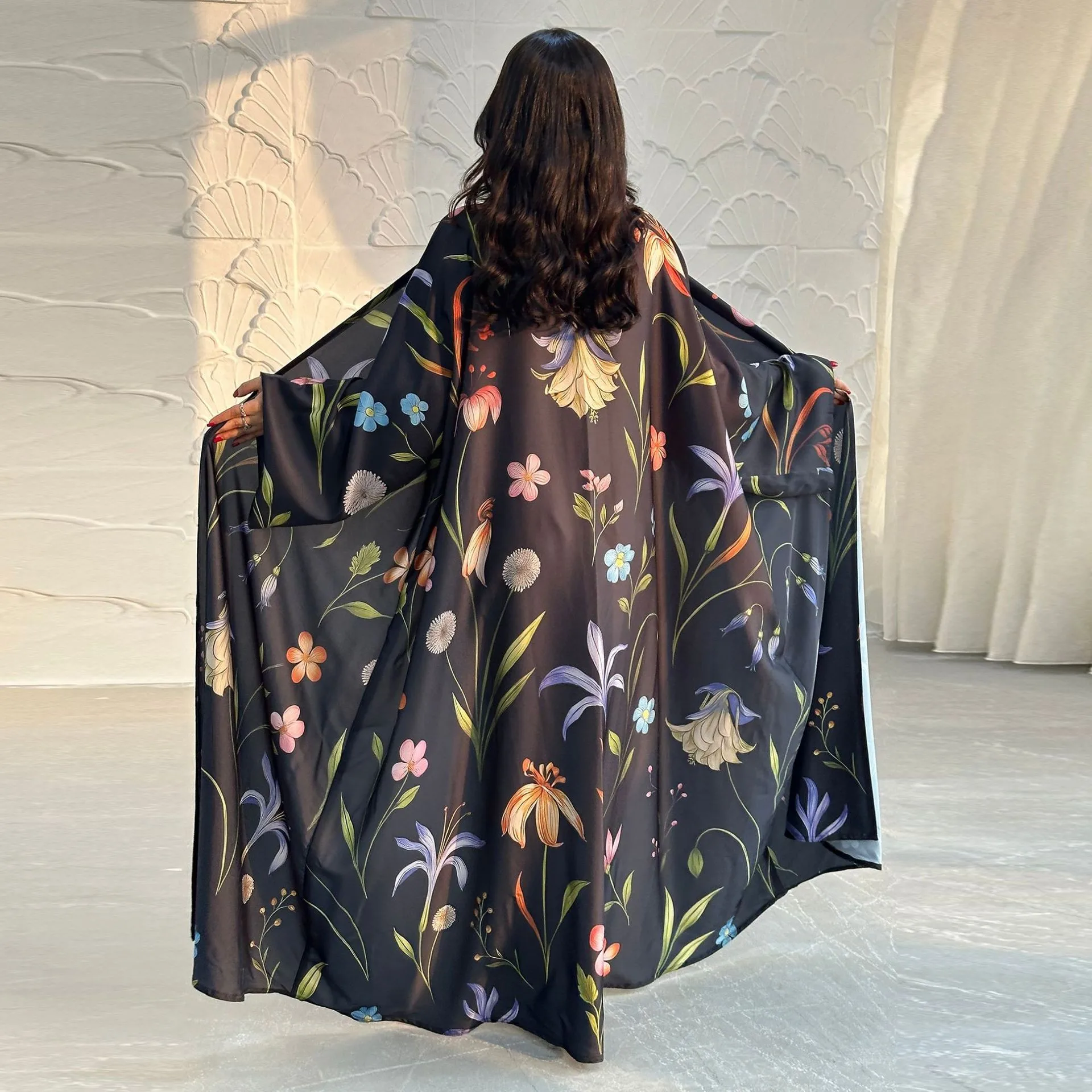 Abaya Ouverte Florale MQ252 – Robe Musulmane Maxi avec Foulard | Cardigan Dubaï pour Femme