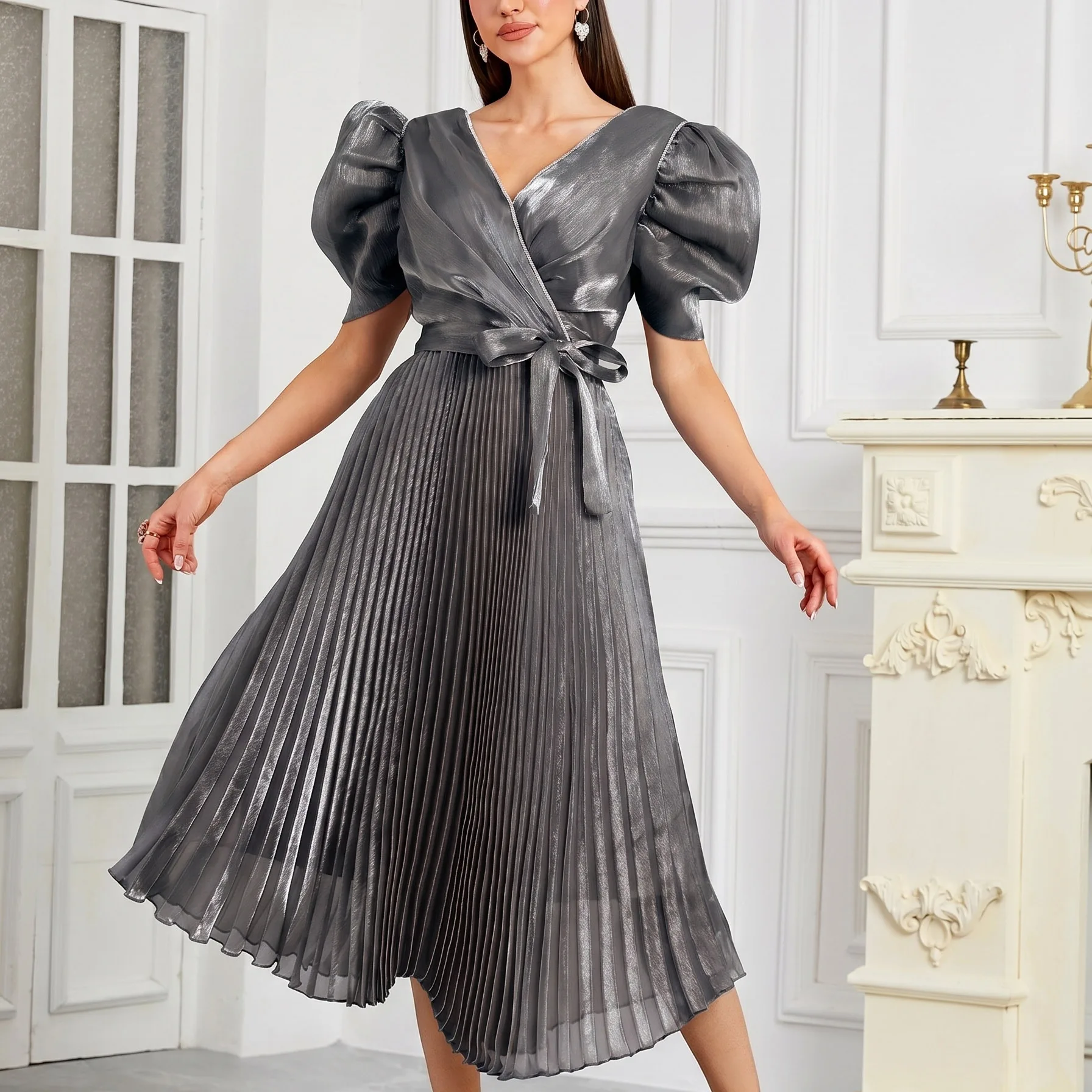 Robe Maxi Élégante Col V Manches Bouffantes Plissée Ceinturée Taille Haute – Style Vintage Chic