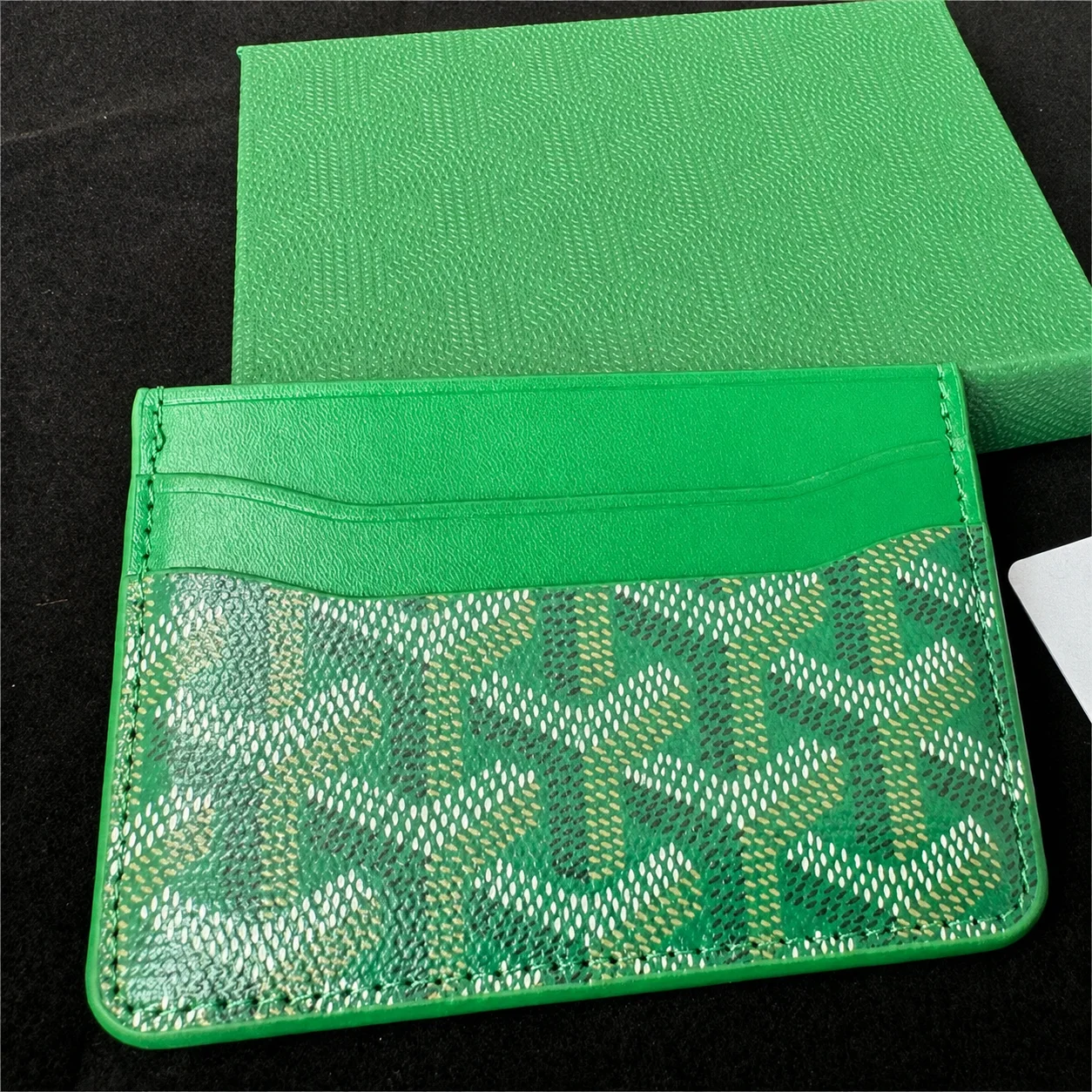 Porte-cartes slim en cuir véritable avec protection RFID – Élégant et personnalisable