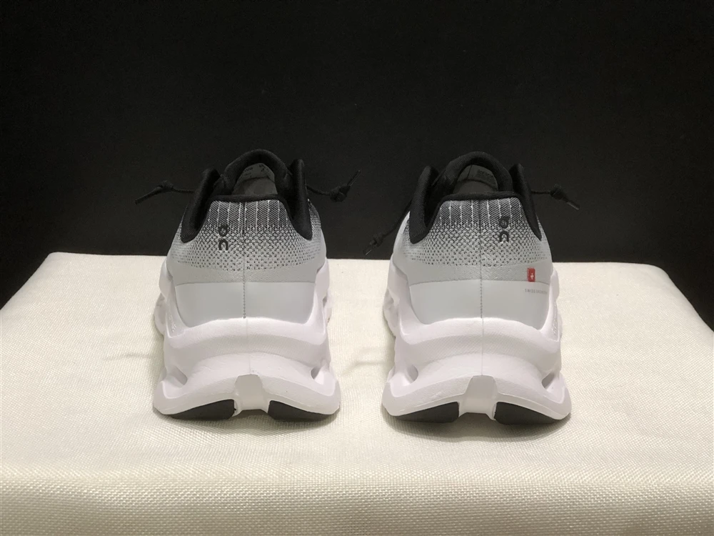 Chaussures Running Cloudtilt Unisexe – Légères, Respirantes & Confortables