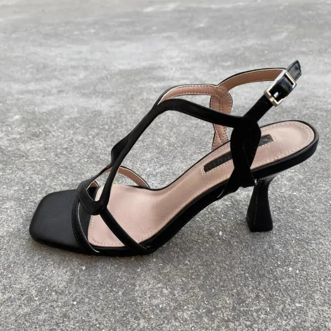 Sandales à Talons Épais pour Femmes – Design Croisé Élégant et Confortable