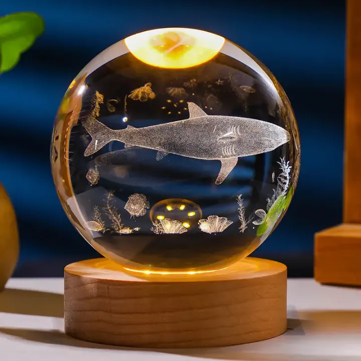 Lampe Veilleuse Boule de Cristal 3D Gravée au Laser - Décoration Intérieure et Cadeau Original