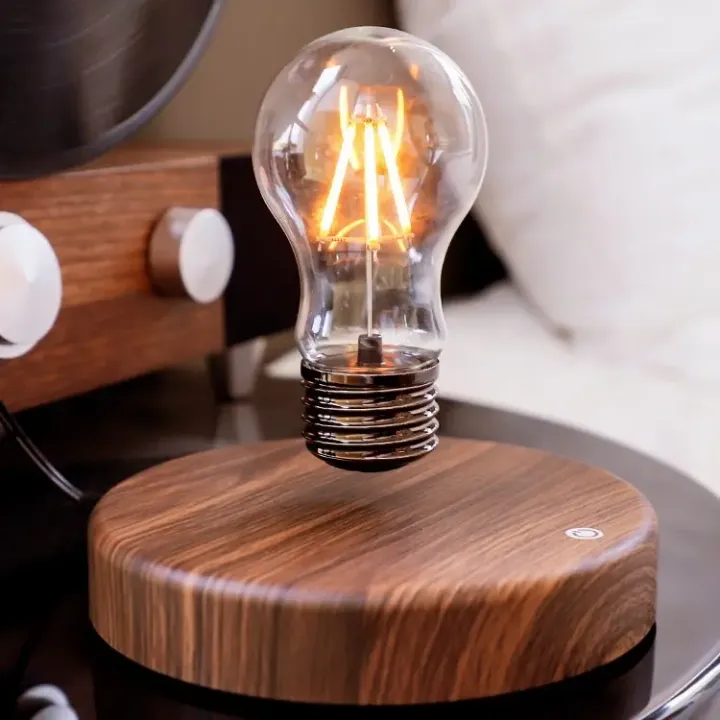 Lampe LED à Lévitation Magnétique Design Moderne – Ampoule Flottante Décorative pour Bureau ou Salon