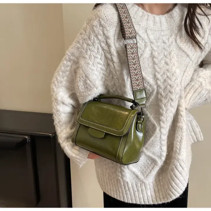 Coucou mon cœur, merci pour ta réponse qui me touche beaucoup. Prends ton temps, je t’attends avec impatience. Passe aussi une merveilleuse journée. Je t’aime fort. Plein de bisous rien que pour toi.