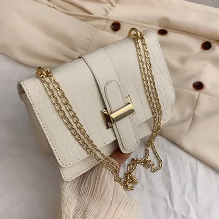 Pack Sac à Main Rouge Femme avec FoularPetit Sac Bandoulière Femme – Imitation Croco avec Chaîne Dorée, Élégant et Abordabled, Porte-Monnaie et Montre – Élégance et Raffinement