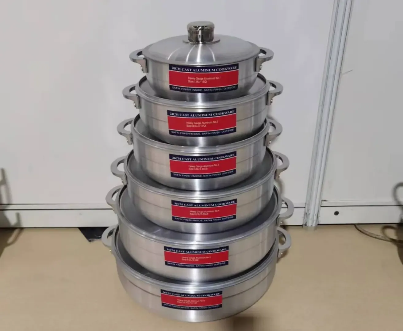 Batterie de Cuisine en Aluminium - 6 Casseroles Empilables avec Poignées Renforcées