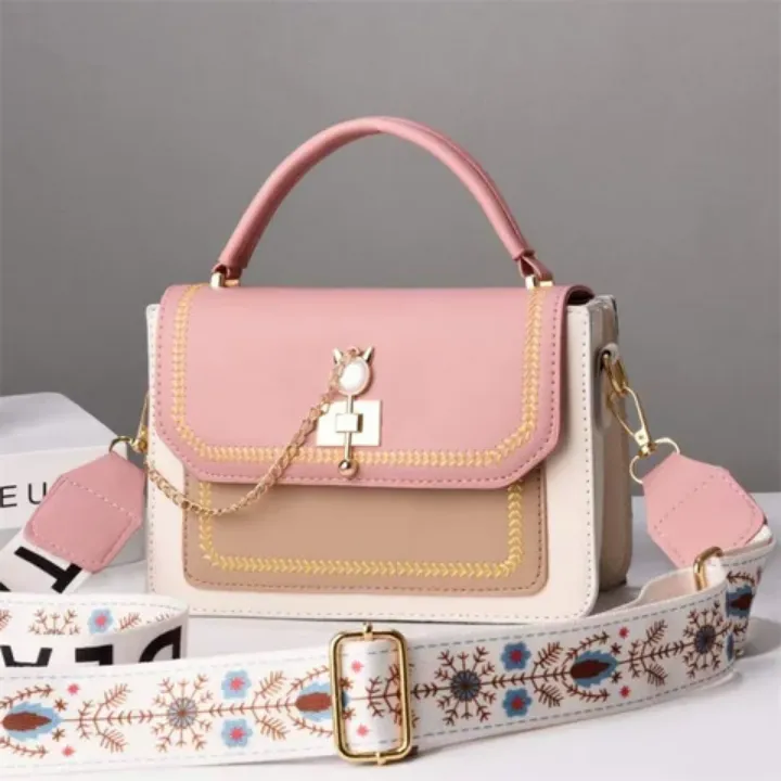 Sac Vintage Chic à Bandoulière Brodée - Élégance et Originalité