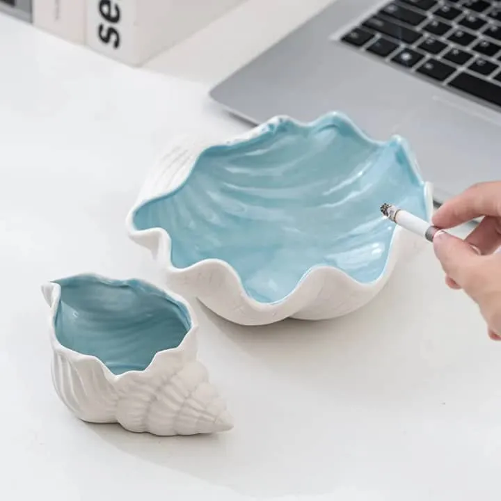 Cendrier décoratif en forme de coquillage – Céramique brillante bleu ciel