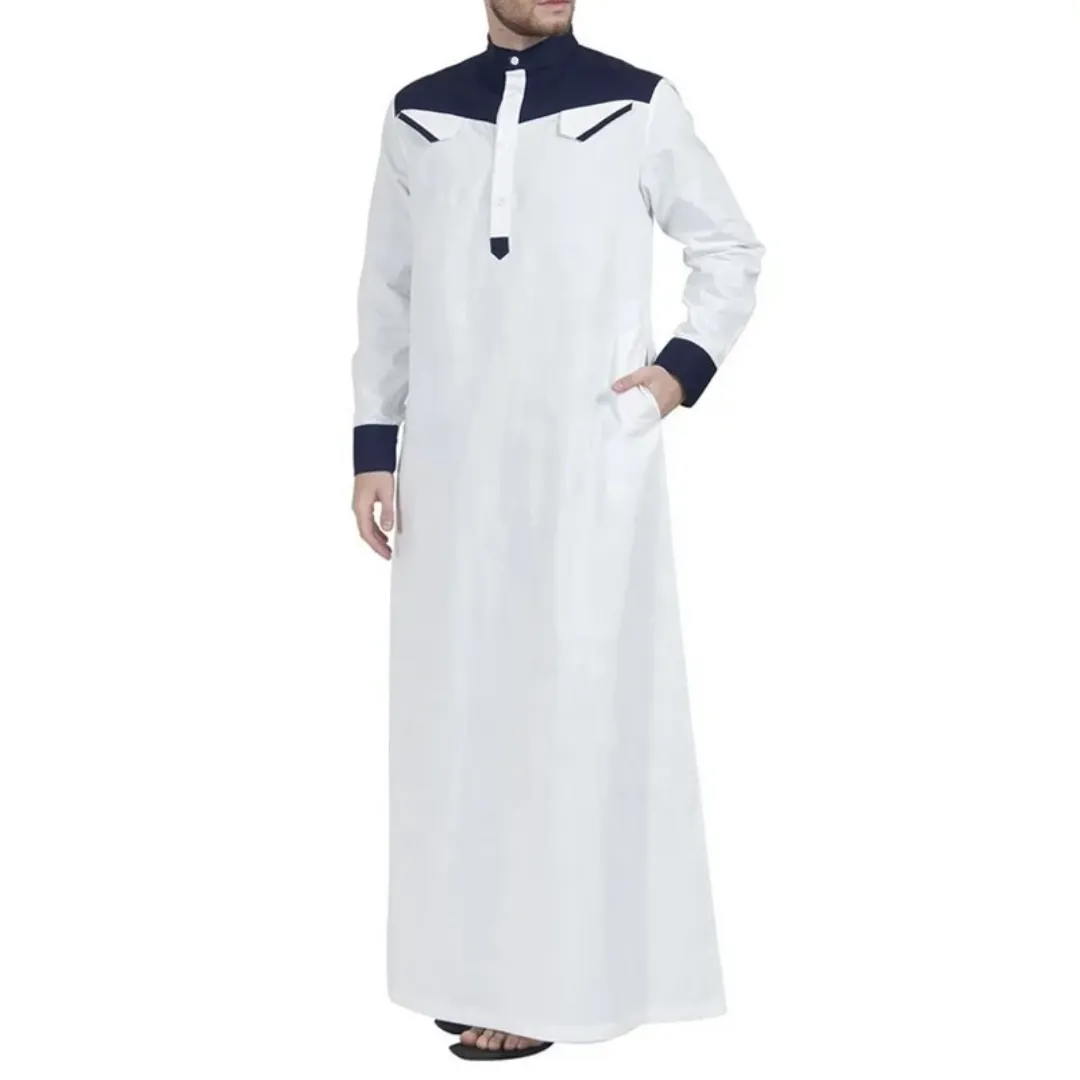 Qamis Homme Bicolore Blanc et Contrasté – Tunique Islamique Moderne à Détails Stylisés