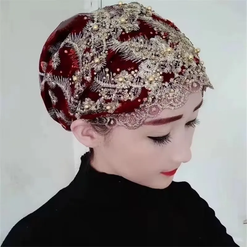 Bonnet Hijab Femme Brodé – Style Turban, Respirant et Confortable, Dentelle avec Perles Dorées