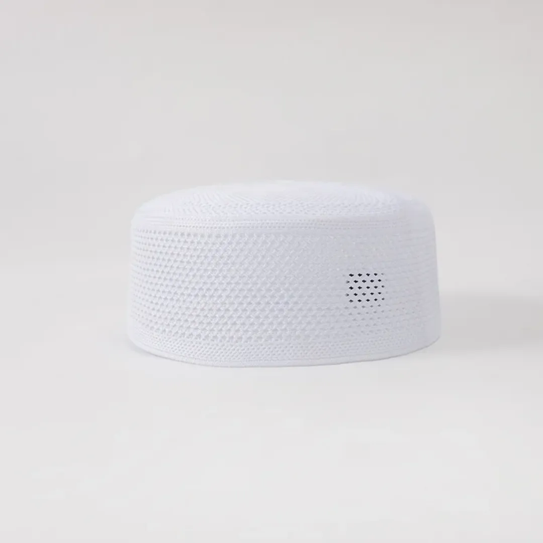 Bonnet Islamique Classique – Modèle Ajouré Multicolore