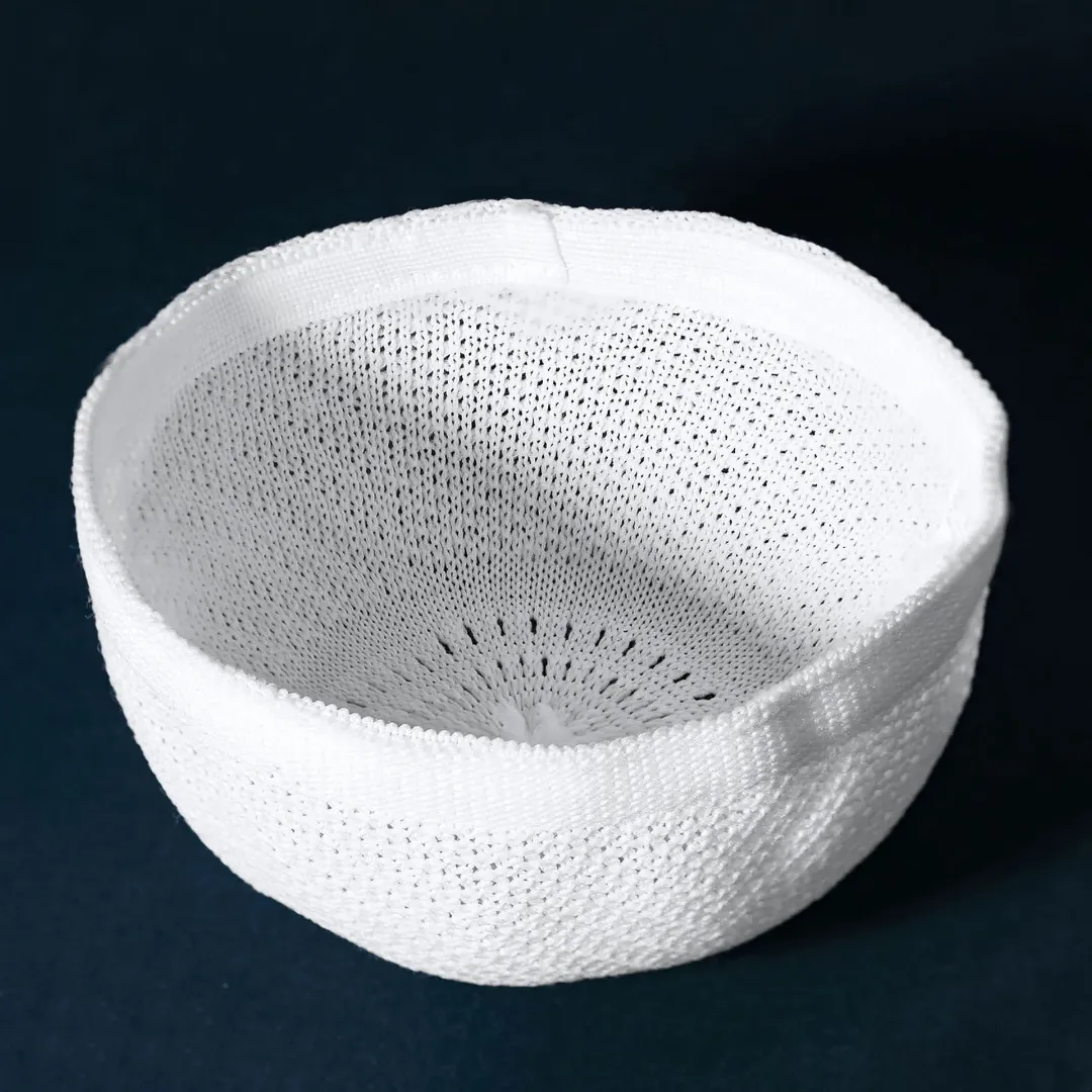 Bonnet Islamique Blanc – Modèle Ajouré Élastique