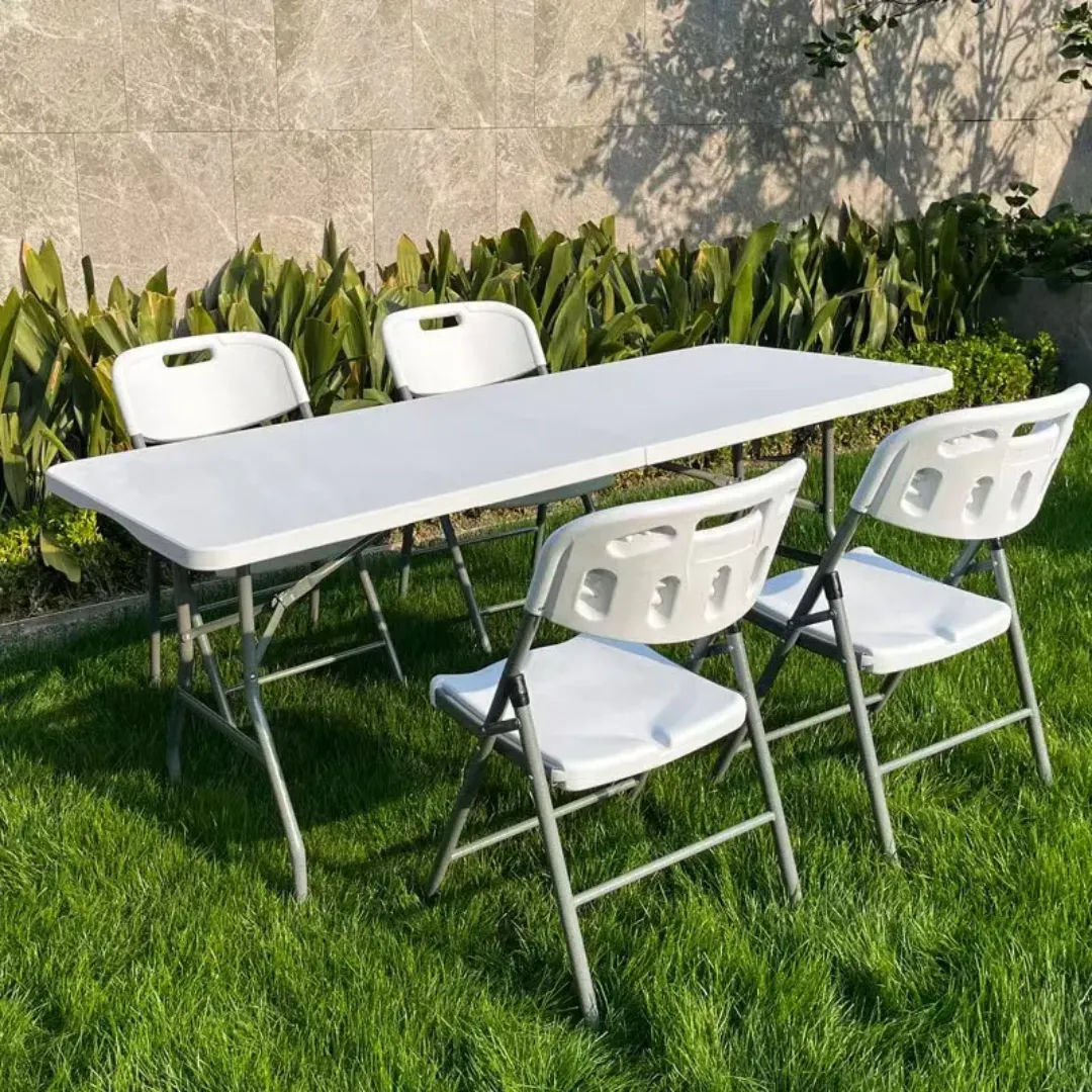 Table Pliante Rectangulaire en Plastique – Réglable & Pliable avec Poignée – Idéale pour l’Extérieur et les Événements