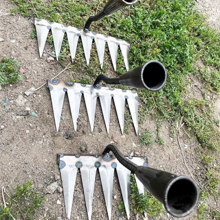 Râteau à pointes en acier renforcé – Outil de jardinage pour labour et désherbage