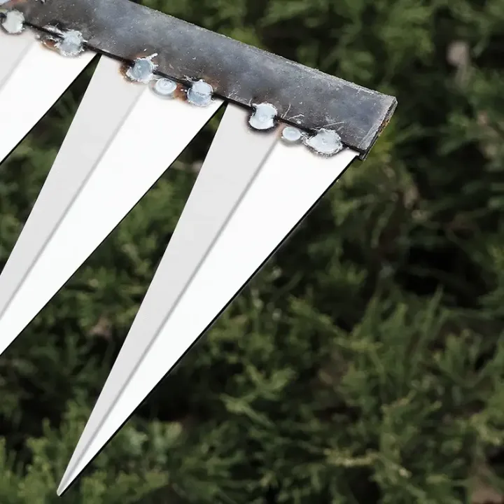 Râteau à pointes en acier renforcé – Outil de jardinage pour labour et désherbage (Copie)