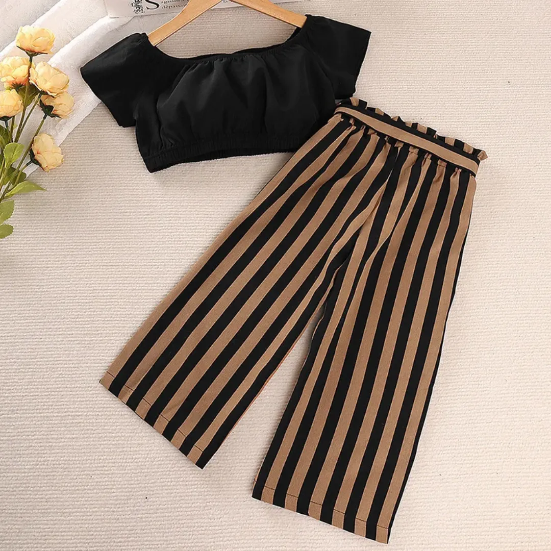 Ensemble chic fille – Crop top noir à boutons + Pantalon rayé noir et beige avec ceinture