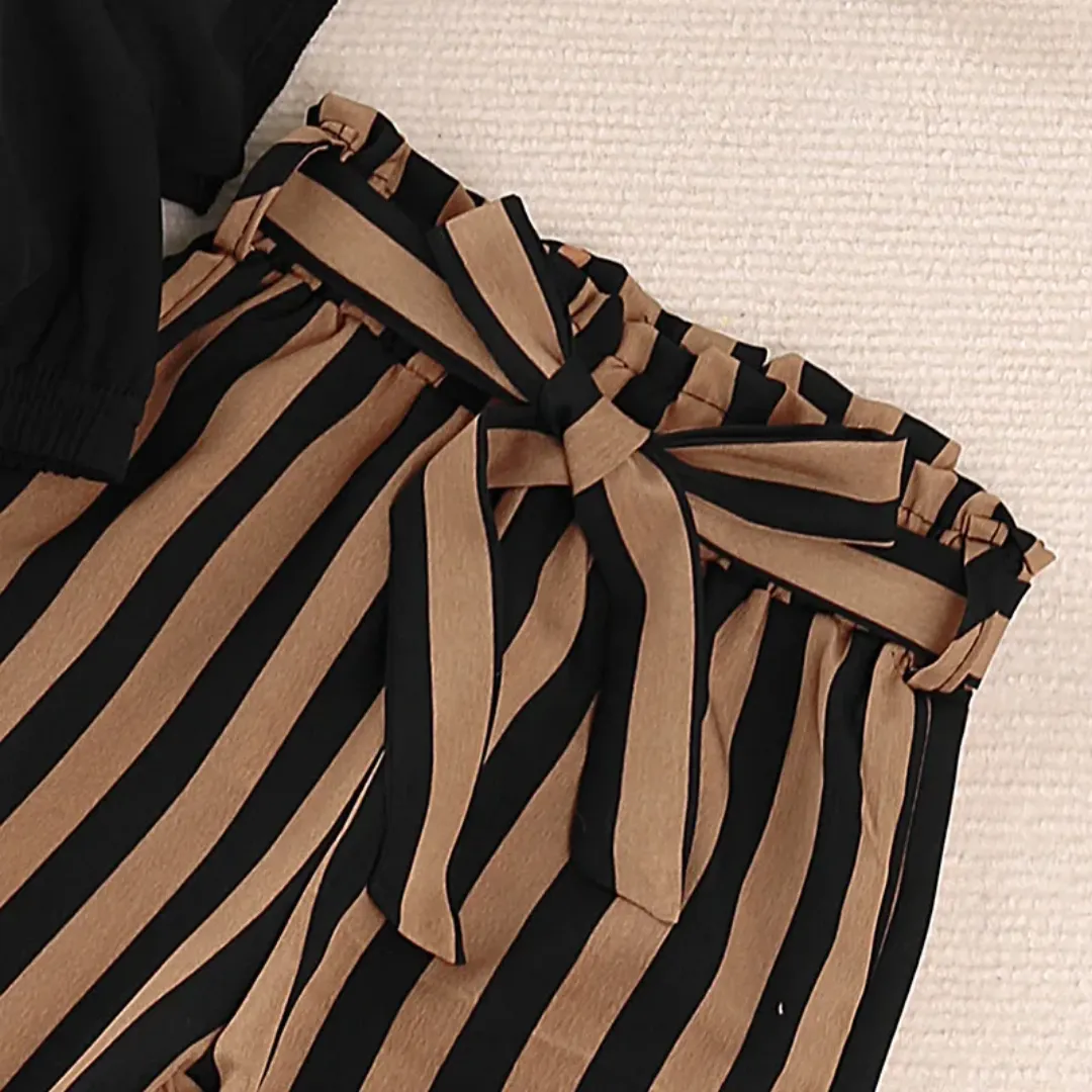 Ensemble chic fille – Crop top noir à boutons + Pantalon rayé noir et beige avec ceinture