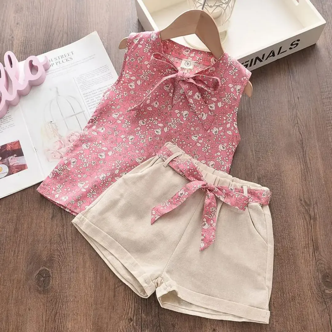 Ensemble d’été fille – Haut sans manches fleuri avec nœud + Short beige