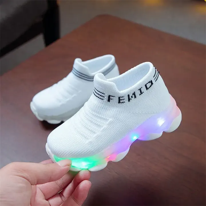 Baskets Enfants avec Semelle LED Lumineuse – Chaussures Respirantes et Confortables