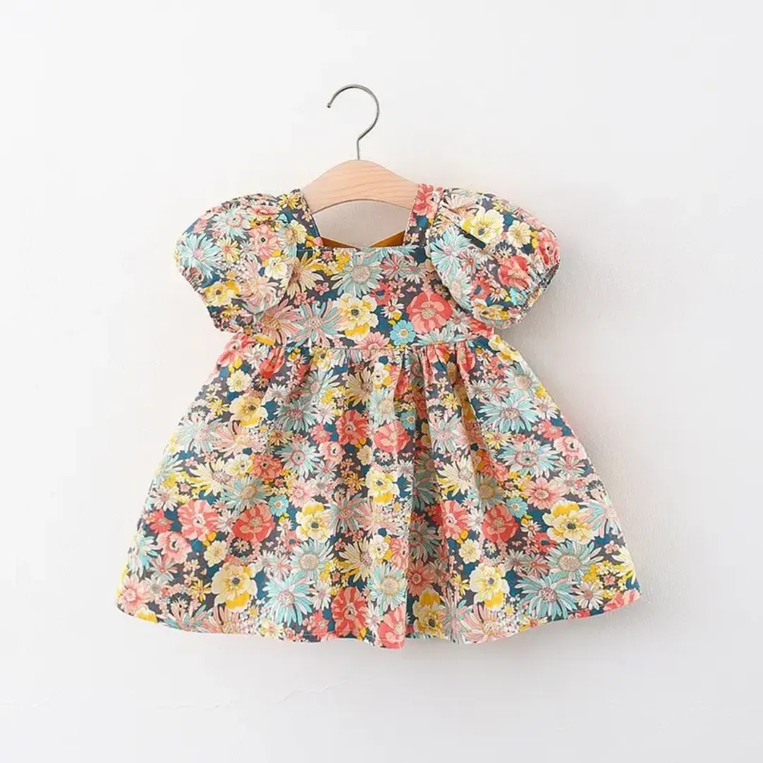 Robe fleurie à manches bouffantes pour fille