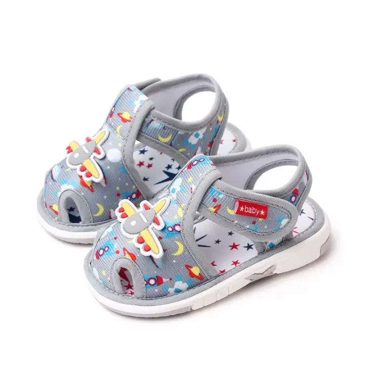 Chaussures de marche sonore pour bébé en bas âge, sandales de conception d'avion