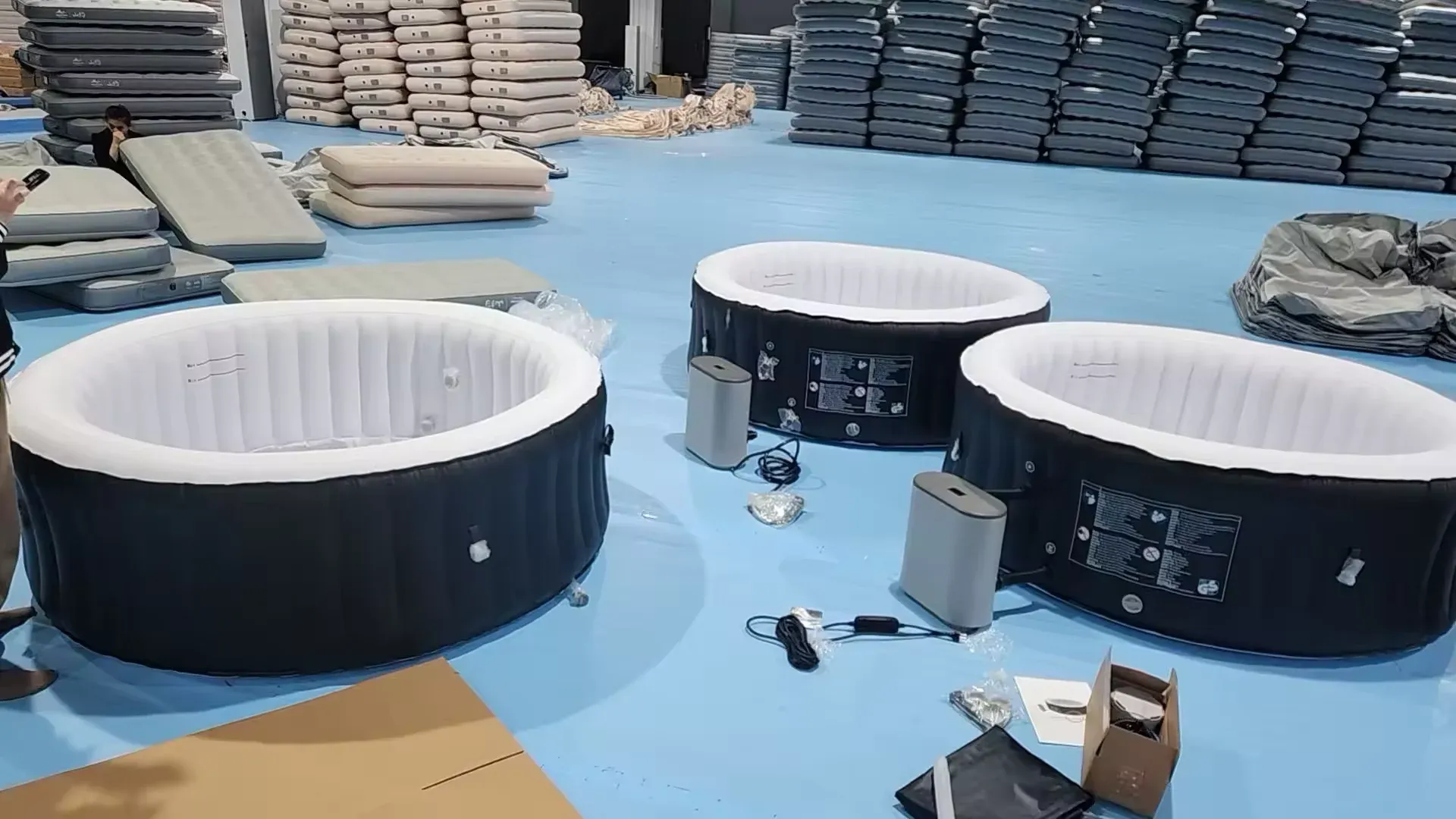 Jacuzzi Gonflable Rond 6 et 4 Places - Spa Portable avec Massage à Bulles - PVC Renforcé