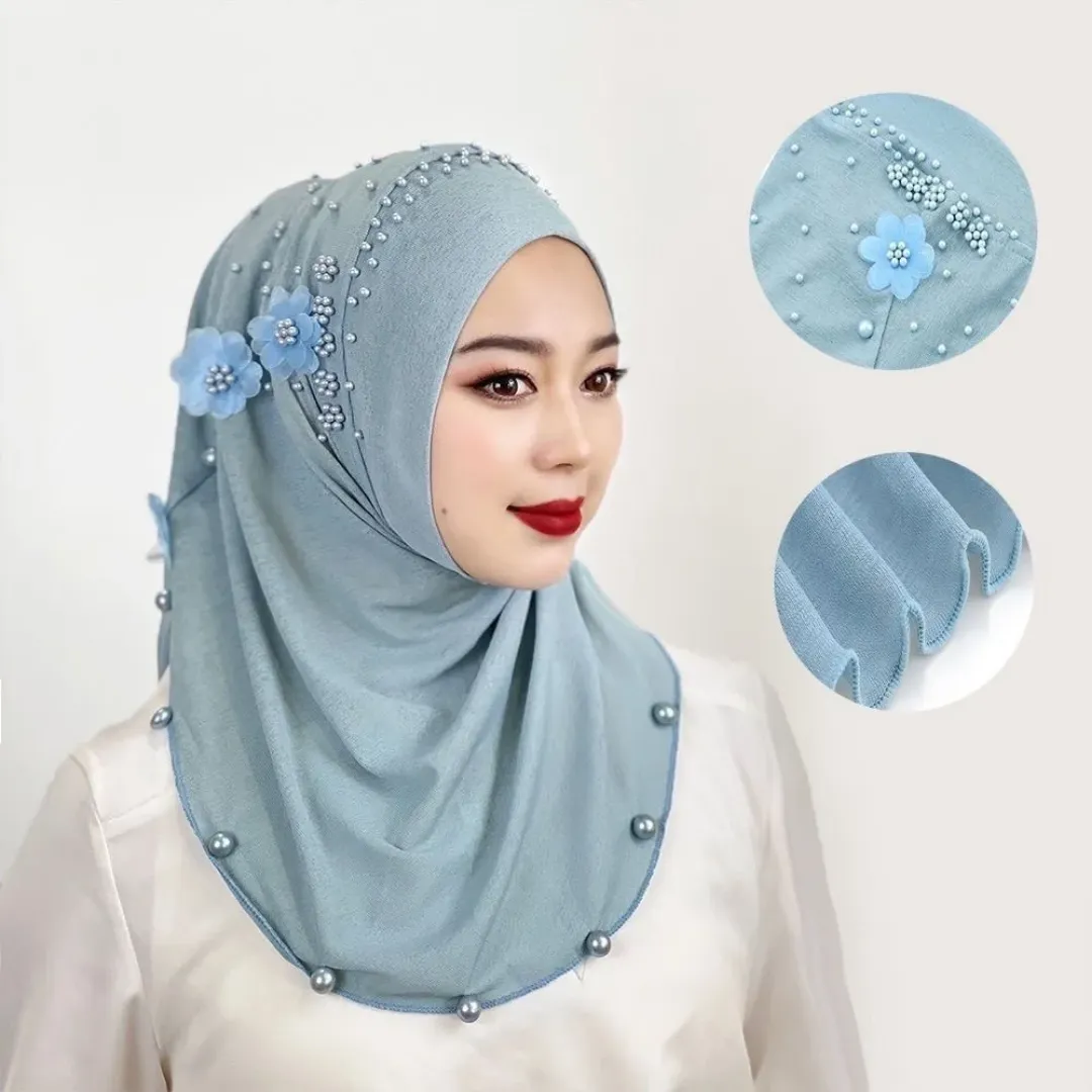 Hijab Uni Élégant à Longue Queue Avec Embellissements En Perles Et Strass