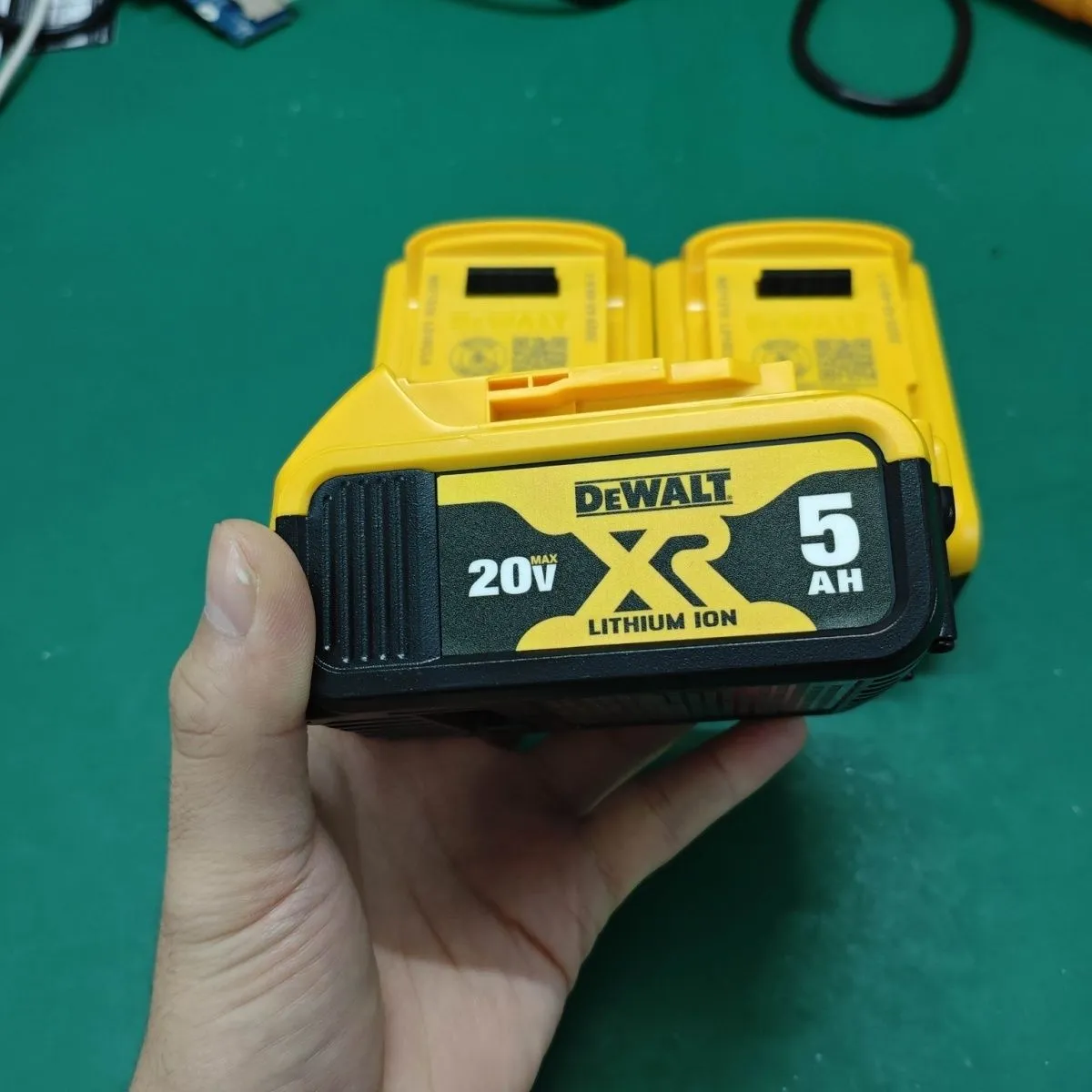 Batterie Lithium 20V 5Ah + Chargeur – Compatible outils électriques 12.8V / 20V